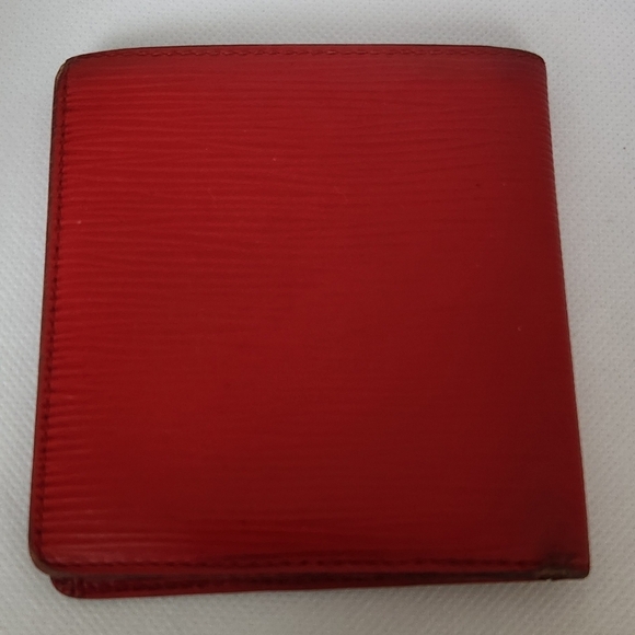 Louis Vuitton Red Epi Bi-fold Wallet - Picture 4 of 10